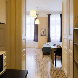 https://east-station-hostel.inbudapesthotels.com